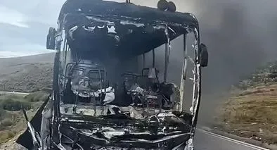 Ataque en Santander: incineran un bus intermunicipal en la vía entre Málaga y Cerrito
