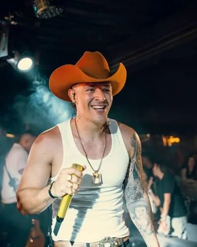 Envían a prisión a expolicía por ataque a la finca del cantante Luis Alfonso