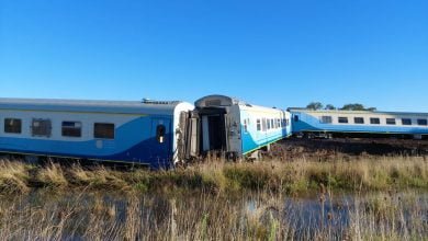 Tren se descarriló con más de 400 pasajeros a bordo | accidente ferroviario | trabajos de rescate en Grecia