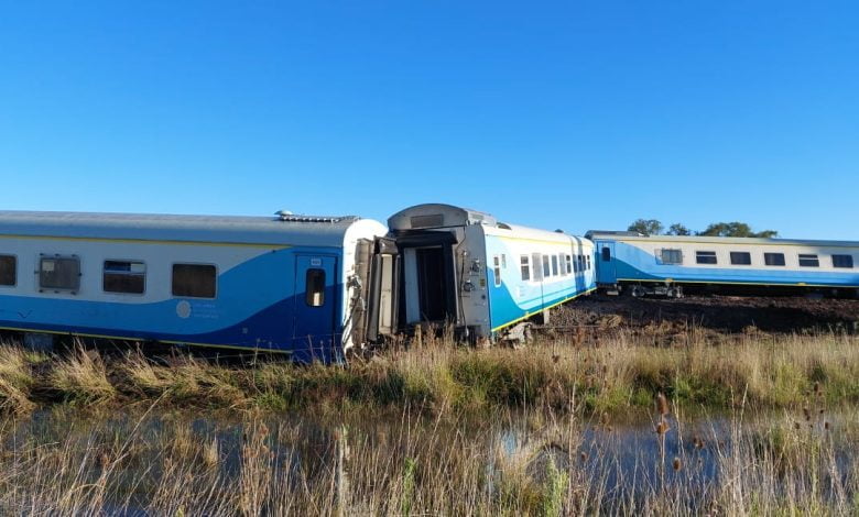 Tren se descarriló con más de 400 pasajeros a bordo | accidente ferroviario | trabajos de rescate en Grecia