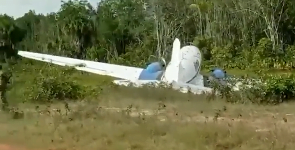 Un avión presentó fallas y se salió de la pista de aterrizaje en Guainía