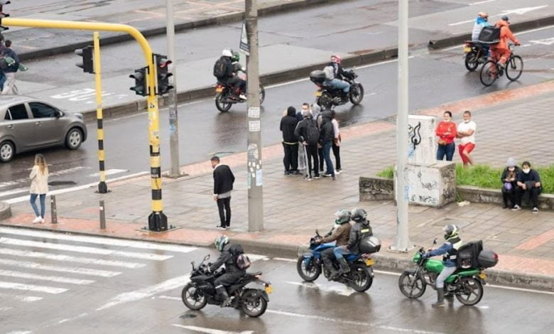 restricción de parrillero en moto / Día sin carro y sin moto