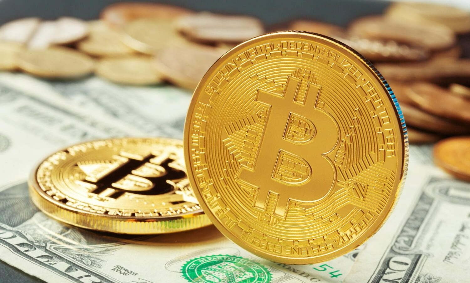 El bitcoin se desploma más del 50% por debajo de su máximo histórico y arrastra a otras criptomonedas