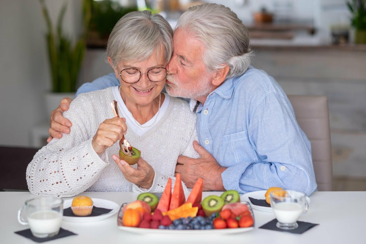 Alimentos que reducen el riesgo de Alzheimer: 11 opciones respaldadas por estudios científicos