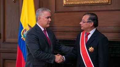 Por qué Gustavo Petro recibió tres condecoraciones de Iván Duque