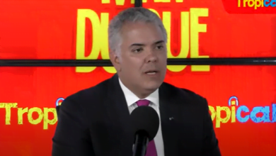 Video: Iván Duque imitó a Álvaro Uribe y Gustavo Petro en programa radial