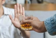 alcohol / consumir alcohol / hepatitis alcohólica / abdomen plano