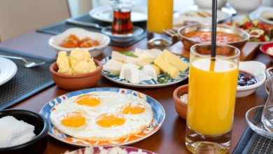 mesa con deesayunos saludables