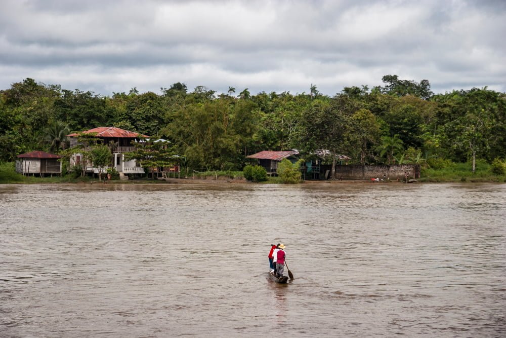 QUIBDÓ CHOCÓ, 08 de noviembre de 2005. actividades en la ribera del río atrato / comunidades