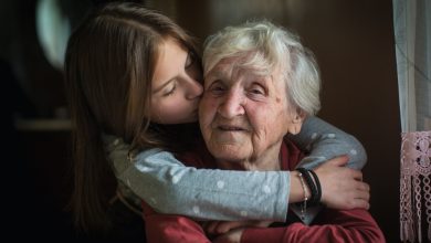 ¿Qué significa soñar con los abuelos que ya fallecieron?