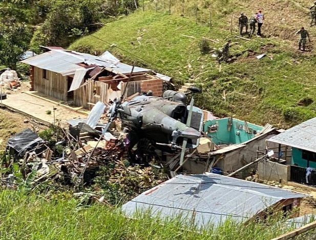 helicóptero del Ejército cayó en una casa en zona rural de Antioquia