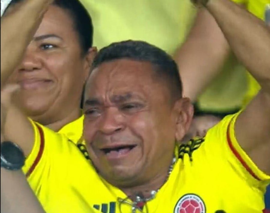 Video El Emocionante Momento En El Que El Padre De Luis Díaz Celebra Los Goles De Su Hijo 0067