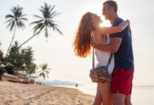 Las mejores playas de Colombia para disfrutar en pareja / hombre en público - signos del zodiaco / relación seria