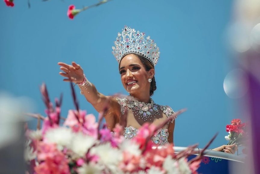 Video: Reina del Carnaval de Barranquilla sufrió estrepitosa caída durante 'velorio de Joselito'