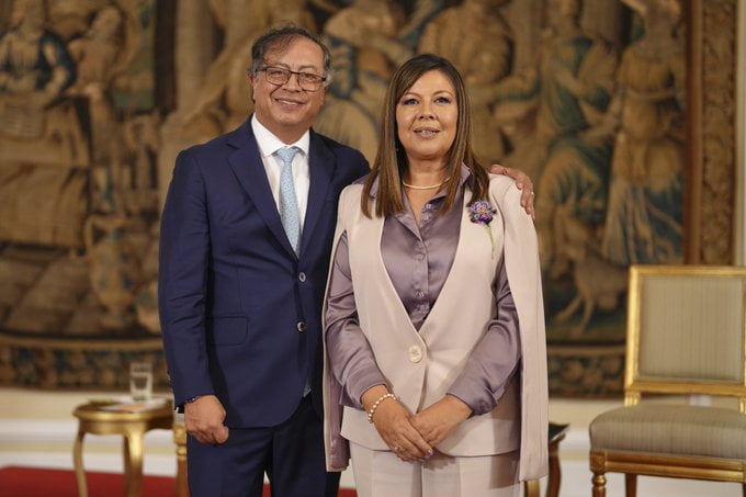 Luz Adriana Camargo tomó posesión del cargo de fiscal