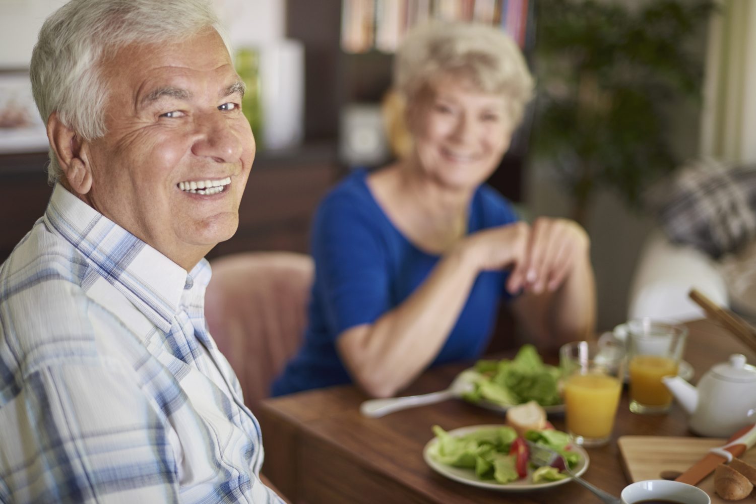 Tres alimentos que deberían comer las personas mayores de 70 años / miedo a envejecer