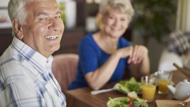 Tres alimentos que deberían comer las personas mayores de 70 años / miedo a envejecer