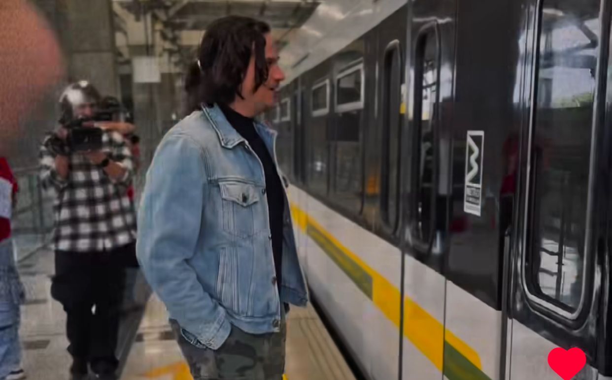 Video: Silvestre Dangond sorprendió a usuarios y trabajadores del Metro de Medellín