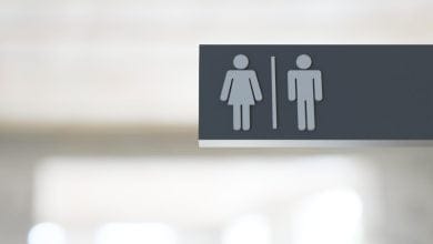 ¿Es posible contraer una infección sexual al usar un baño público?