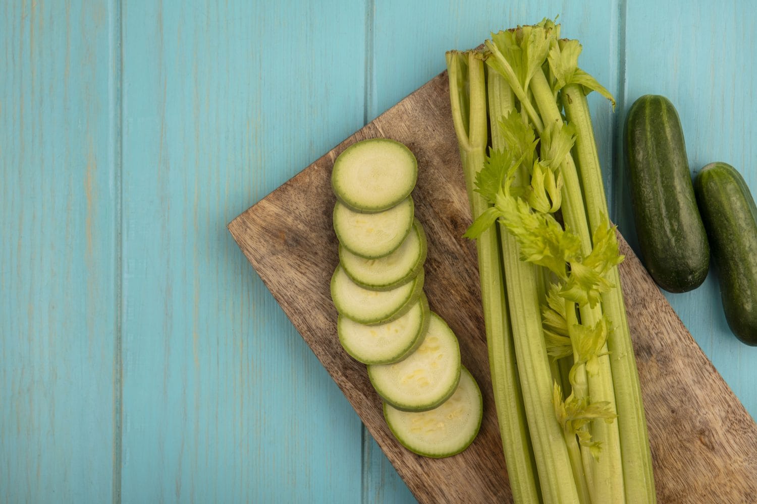 Descubre la receta perfecta para bajar de peso: jugo de pepino y apio