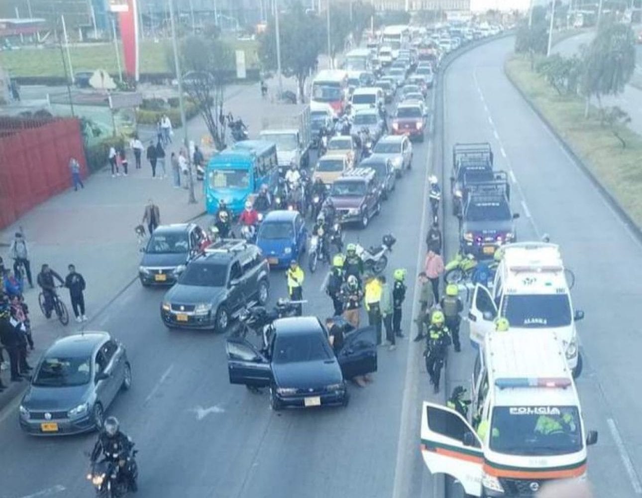 Impactantes imágenes dejó tiroteo en la autopista sur