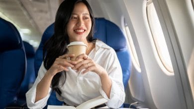 ¿Por qué es mejor evitar el café en un avión y cómo afecta tu experiencia de vuelo? / JetSmart