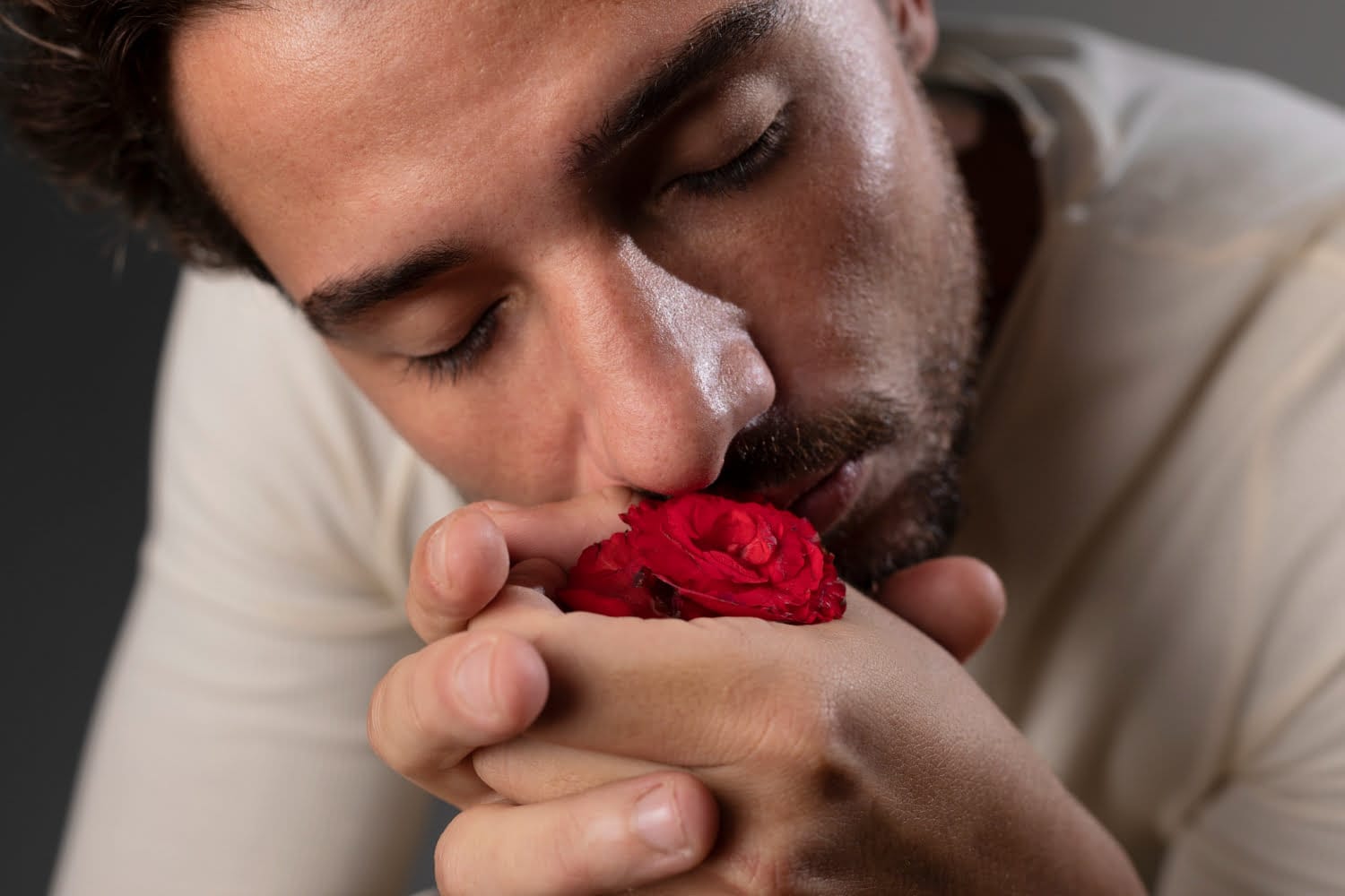 ¿Por qué recomiendan oler una rosa cuando no puedes dormir?