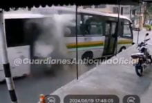 Video de tragedia en Medellín: Accidente de bus dejó 2 personas sin vida y 16 heridos