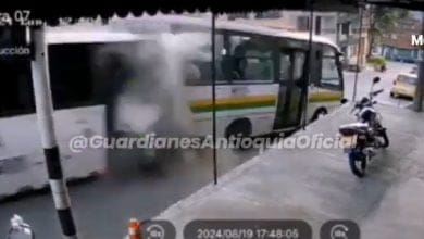 Video de tragedia en Medellín: Accidente de bus dejó 2 personas sin vida y 16 heridos