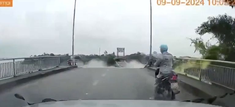 Impresionantes imágenes: Puente se desplomó en Vietnam