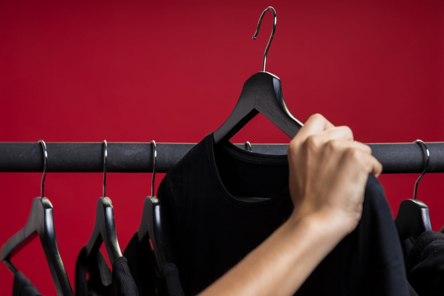 ¿Quieres recuperar el color negro en la ropa? Sigue estos consejos fáciles e infalibles